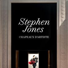 <cite>Stephen Jones. Chapeaux d’artiste</cite> exhibition