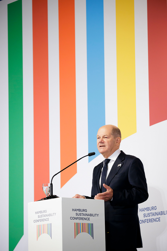 The Chancellor of the Federal Republic of Germany, Olaf Scholz, delivering a speech at the HSC, embedded in the Pangea font family.