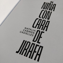 <cite>Niña con cara de jirafa</cite> by Natalia Carmen Casielles
