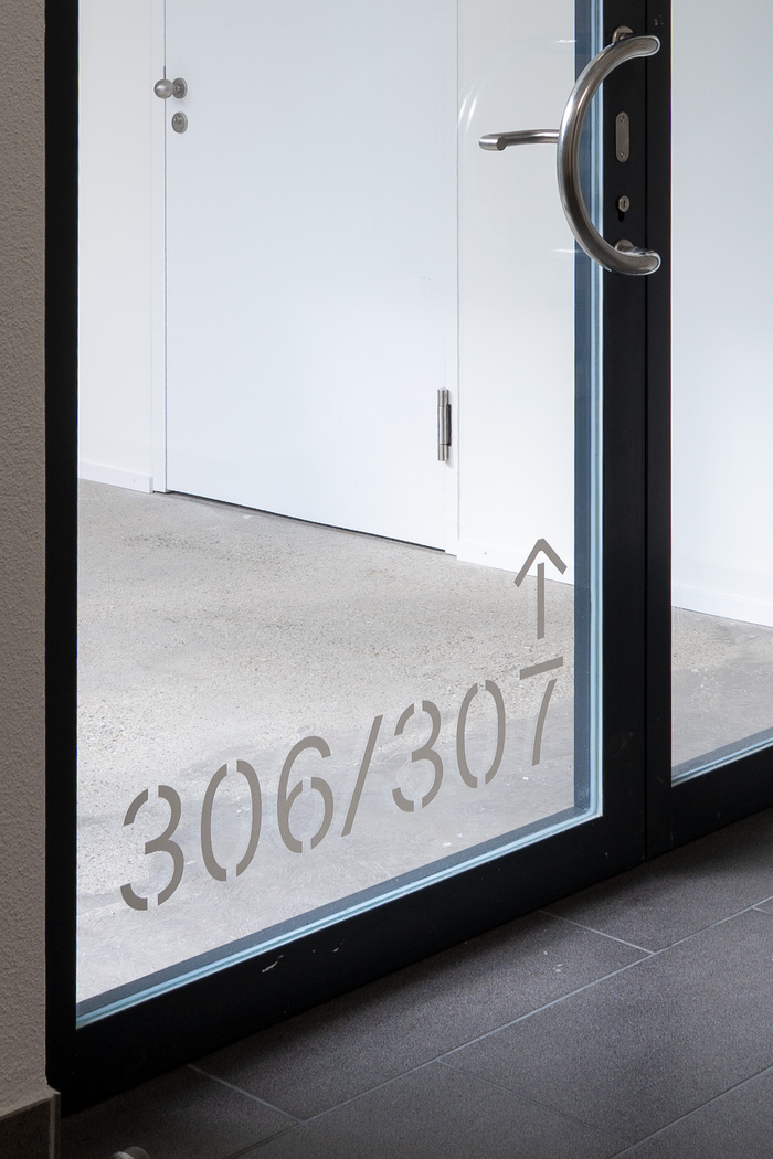U70 sign system 12