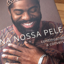 <cite>Na nossa pele</cite> by Lázaro Ramos