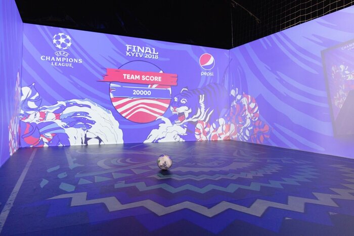 A 360° interactive football game takes players from honing skills on the streets to the pressure of the stadium.