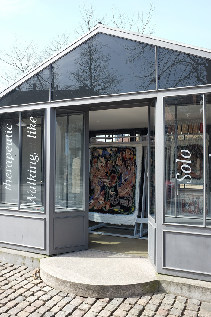 Bettina Willnauer – Mutual therapeutic Walking, like Solo slow Aging exhibition 2