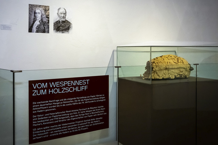 PAPIER, in Bausch und Bogen exhibition at Turm&nbsp;9&nbsp;– Stadtmuseum&nbsp;Leonding 11