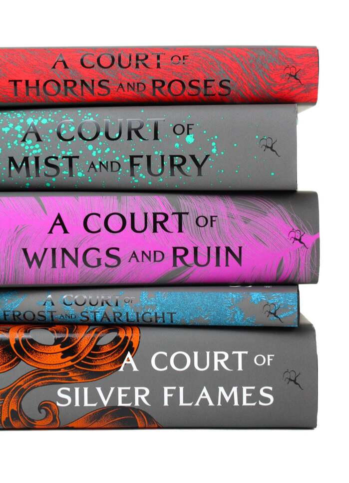 Spine lettering on the jackets of the hardback edition