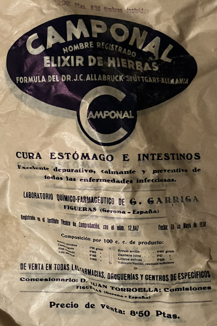 Packaging ft. lettering (the reversed letters at the top),  a.k.a. Carnaby for &ldquo;Cura est&oacute;mago e intestinos&rdquo;, &nbsp;for &ldquo;G. Garriga&rdquo;, and other unidentified typefaces