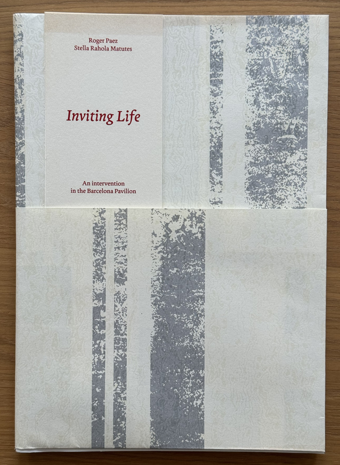 Inviting Life by Stella Rahola Matutes, Roger Paez 1