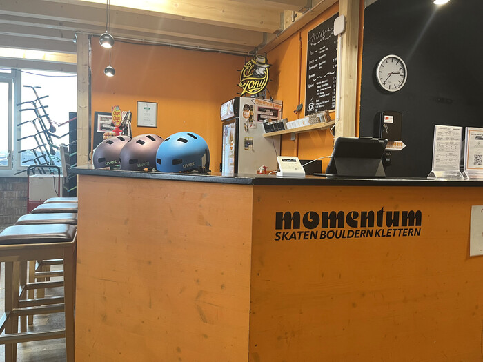 Entrance counter, bar and small shop at momentum. El Tony, the Swiss mate soft drink, seems to be big in the skater community.