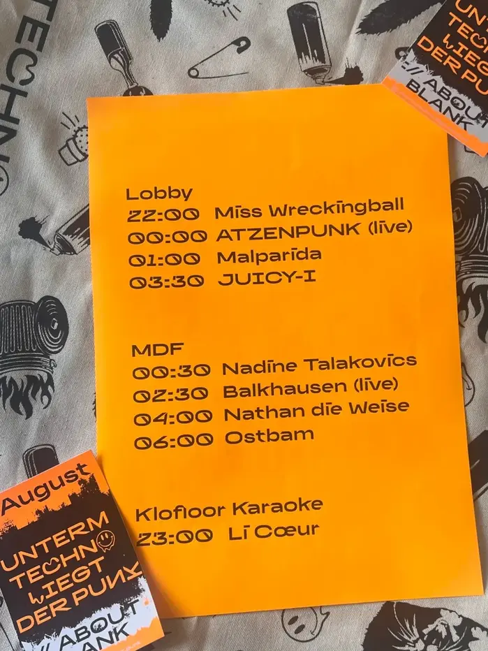 Unterm Techno liegt der Punk 12