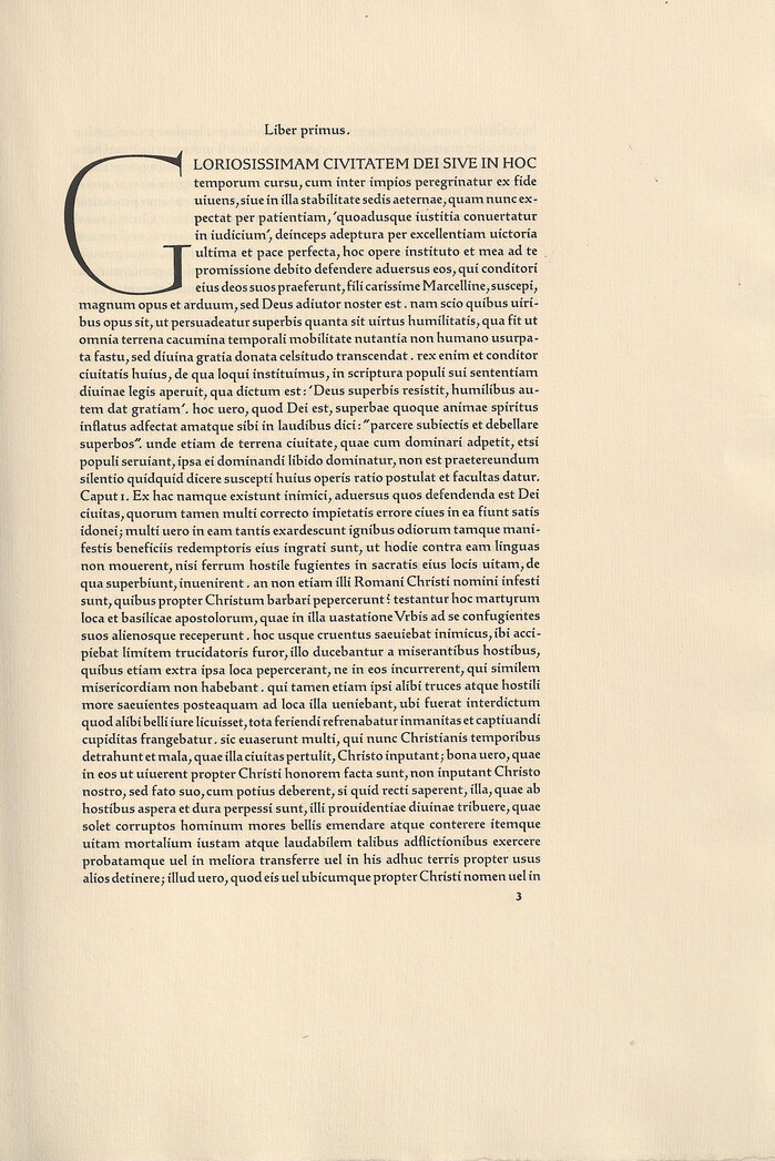 Chapter opening of the first book, with a drop cap that spans eight lines