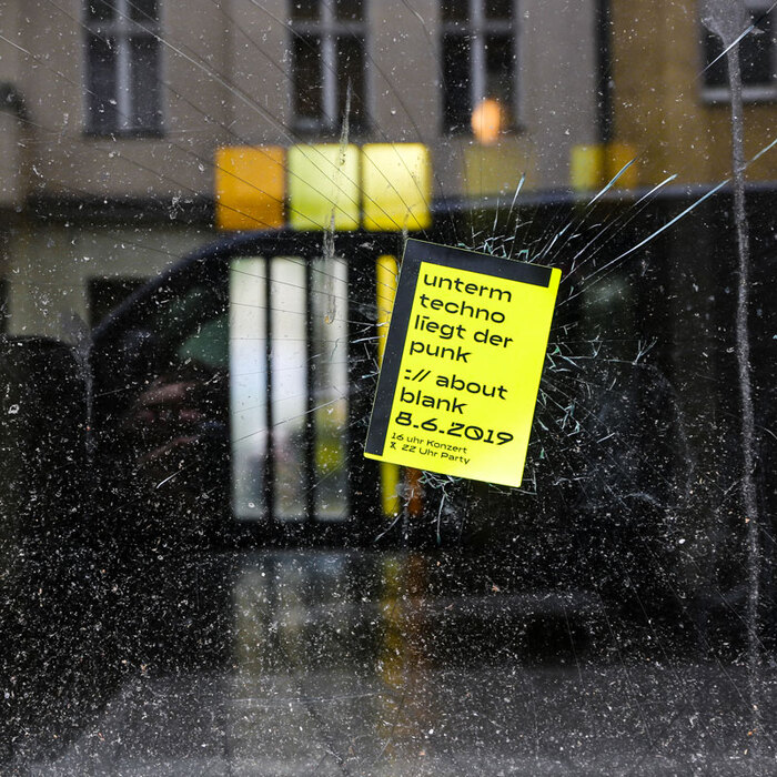 Unterm Techno liegt der Punk 9