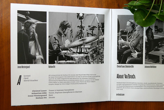 Continuum vinyl fold