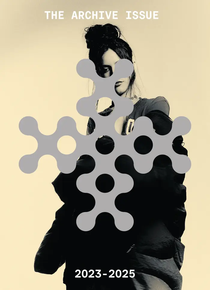 The magazine was issued in five cover variants. Shown here is the one with art by Oklou.