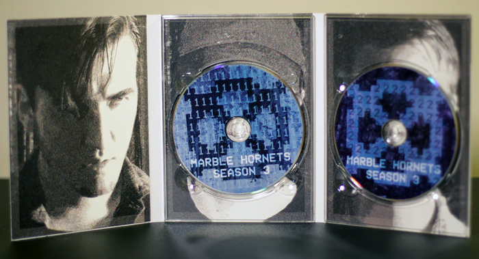 Inside the Season 3 DVD case
