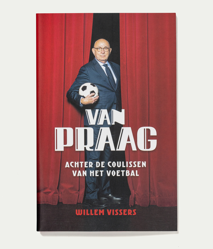 Van Praag. Achter de coulissen van het voetbal 2