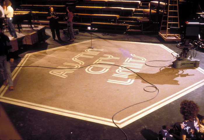 Apparently ACL’s old set at Communications Building B on the University of Texas at Austin campus had a sizeable hexagonal rug. (Since 2011, Austin City Limits has filmed their concerts at the Moody Theater in downtown Austin, Texas.)