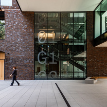 Interdisciplinary Engineering Building, University of Washington sign system