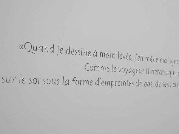 Une bréve histoire des lignes exhibition signs - Fonts In Use