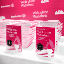 <cite>Welt ohne Wahrheit</cite> by Clemens Pig