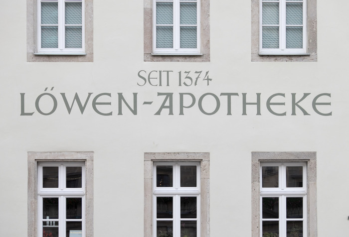 Löwen-Apotheke 1