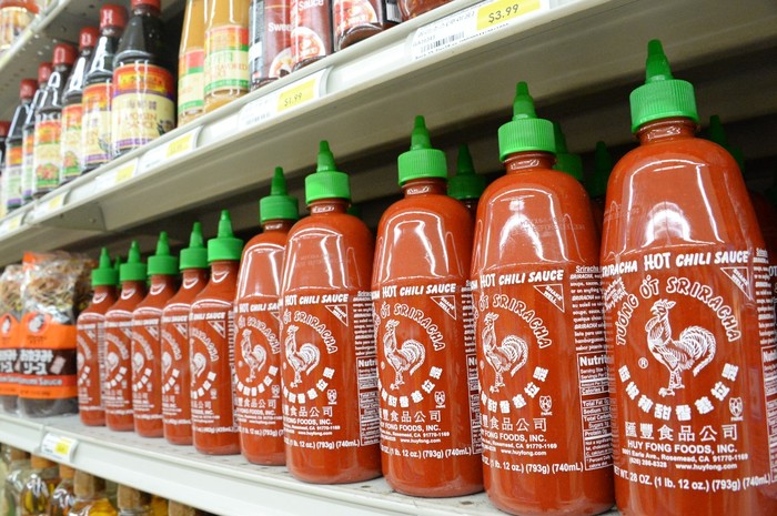 Huy Fong sriracha hot sauce label 2