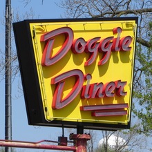 Doggie Diner, Aurora, Illinois