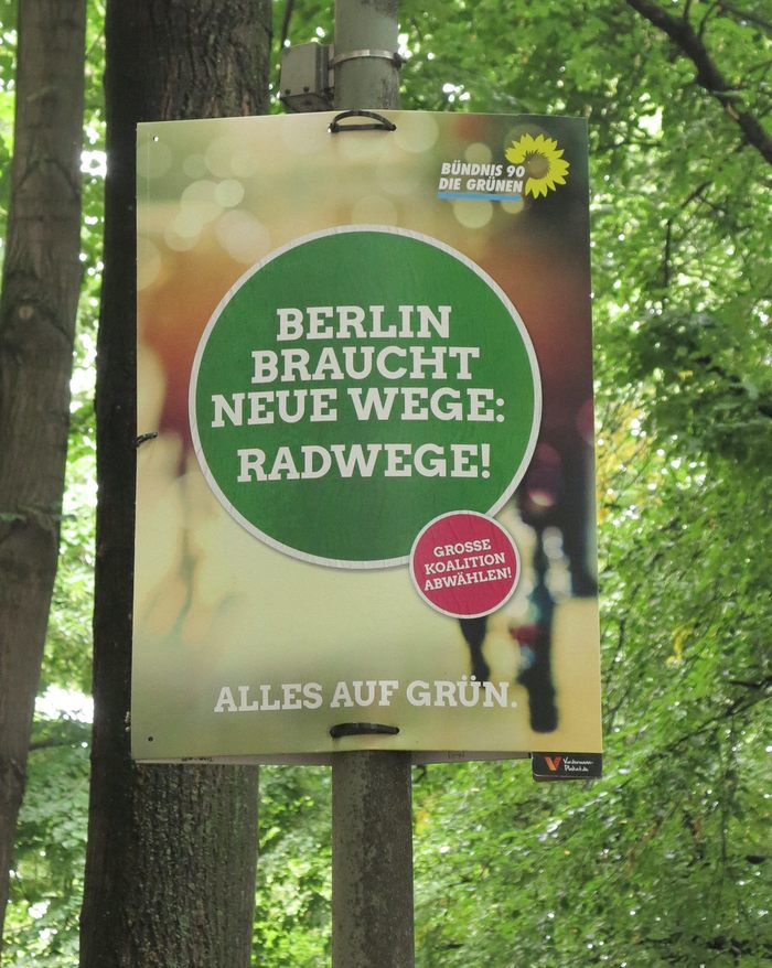 “Berlin needs new ways: bikeways!”