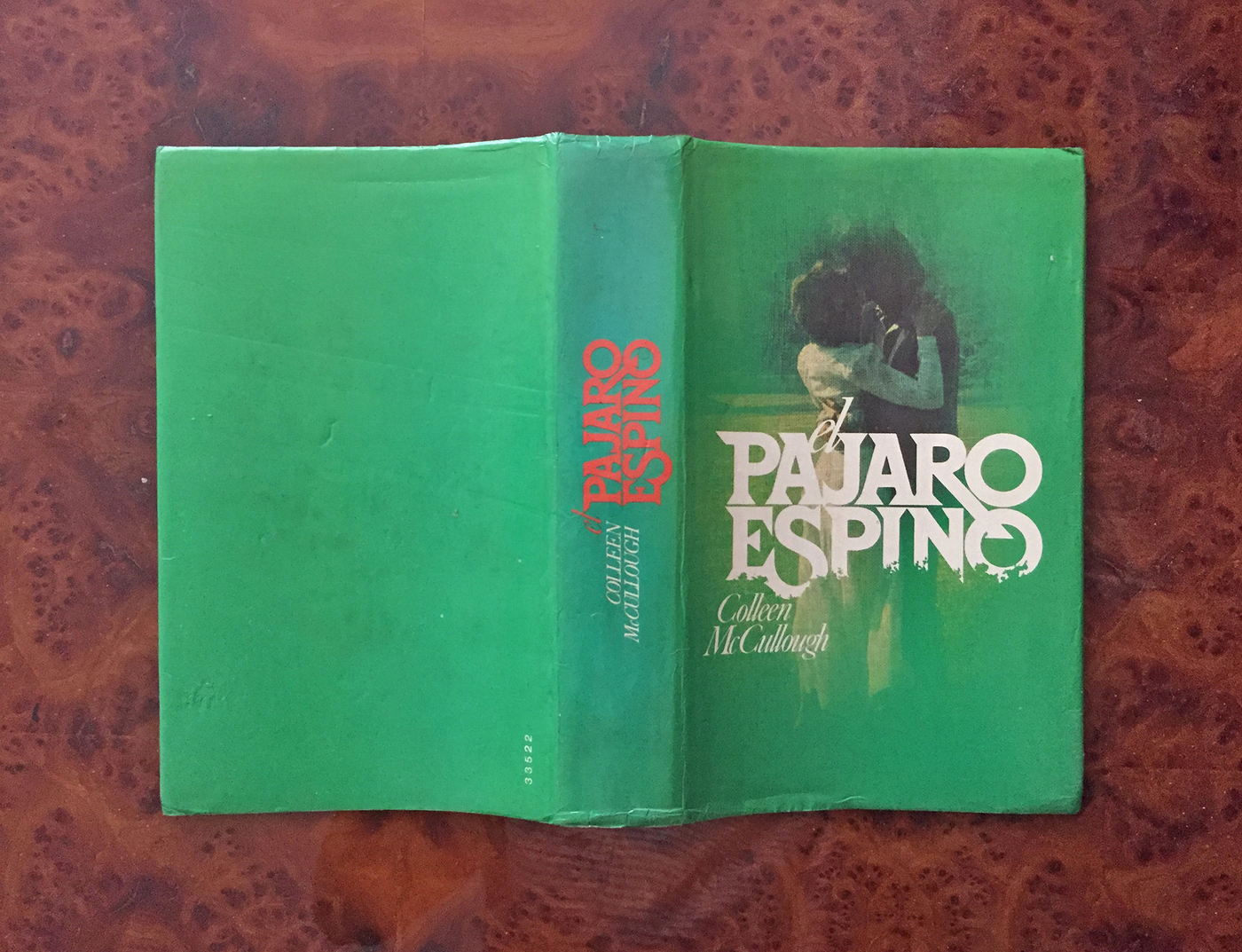 El Pajaro Espino book jacket (1977 edition) - Fonts In Use