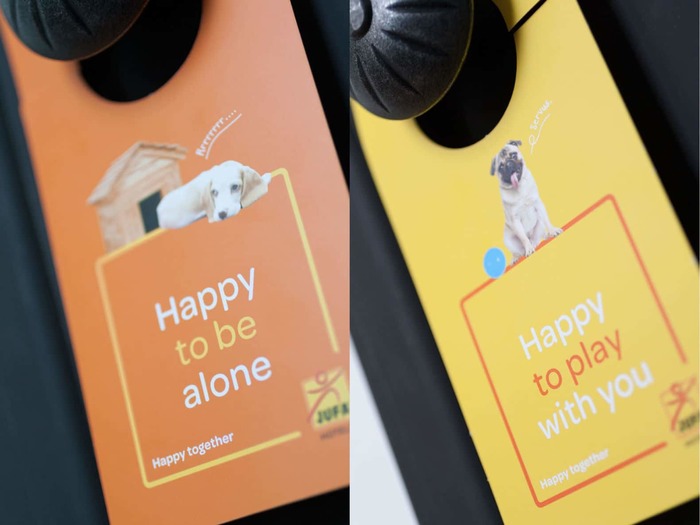 The door hangers offer playful variations on JUFA’s tagline “Happy together”.