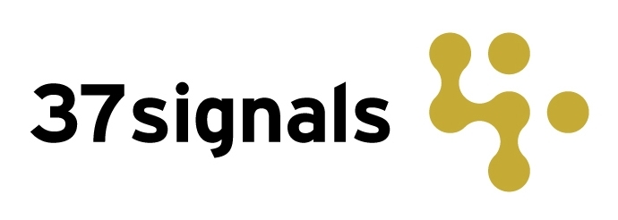 The first 37signals logotype was designed by Carlos Segura using Interstate. The accompanying mark — which survives today — was designed by Ammon Haggerty.