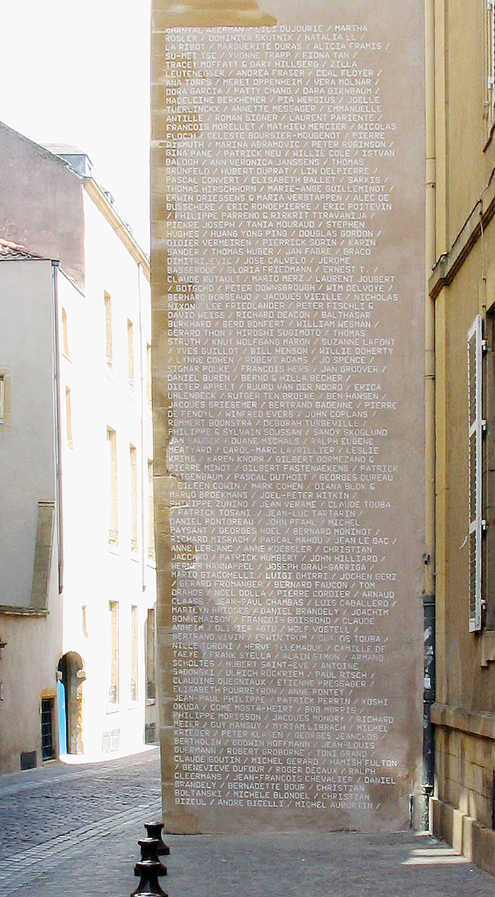 Permanent intervention at the piegon tower with the listing of all artist names of purchased works. The inscriptions are applied with lime paint and will disappear over time.