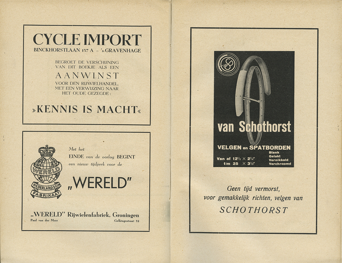 Advertisements; spread from Het Bandenboekje. In contrast to the body text, the ad on the right hand page does use Romana Italic. The “Wereld” advertisement says: “The end of the war marks a new era for the world / De Wereld”.