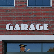 Garage Bultena, Usquert