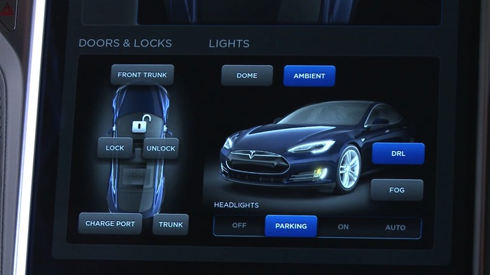 2013 Tesla Model S dashboard display 4