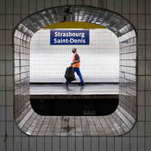 RATP metro signs and identity