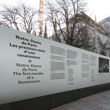 Notre-Dame de Paris signage
