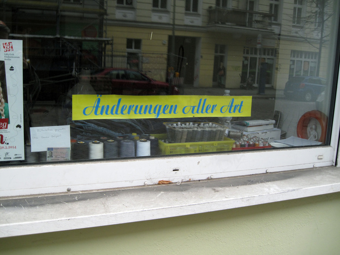 “Änderungen aller Art” sign, Berlin