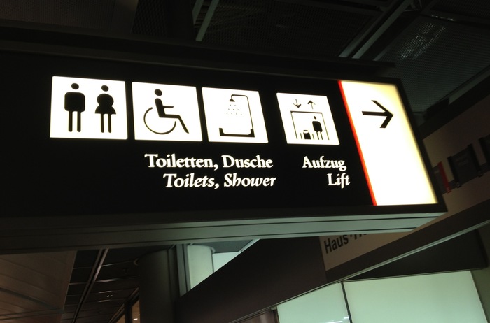 Hamburg Airport signs 1