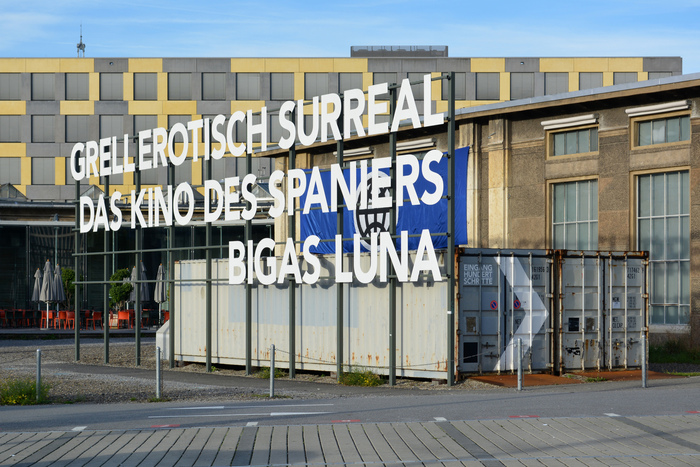 Lokremise signs 6