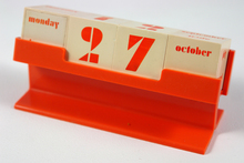 Mid-century perpetual desk calendar