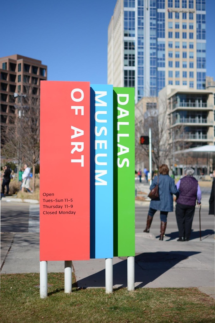 Dallas Museum of Art signs 3