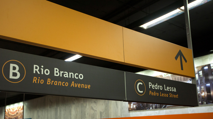 Metro Rio signs 5