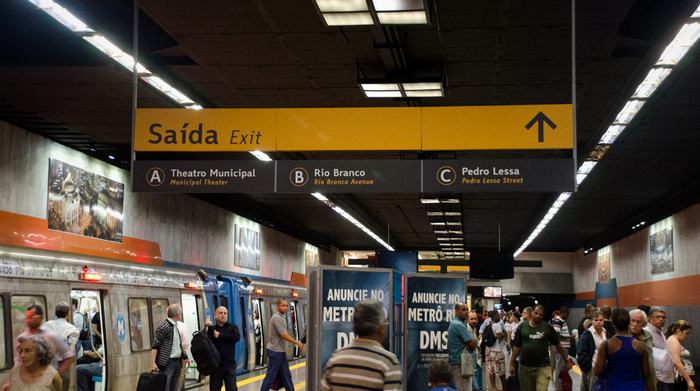 Metro Rio signs 6