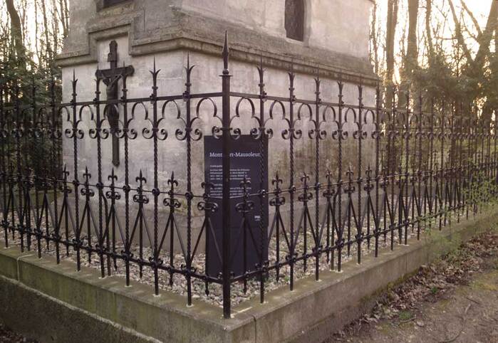 Montleart-Mausoleum 1