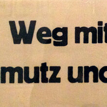 “Weg mit dem Schmutz und Schund!” KPÖ campaign