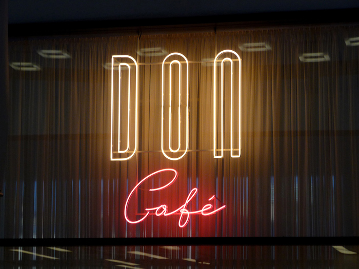 Don Café neon sign 1