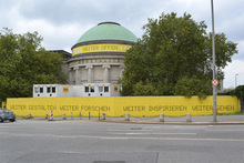 Hamburger Kunsthalle temporary signs