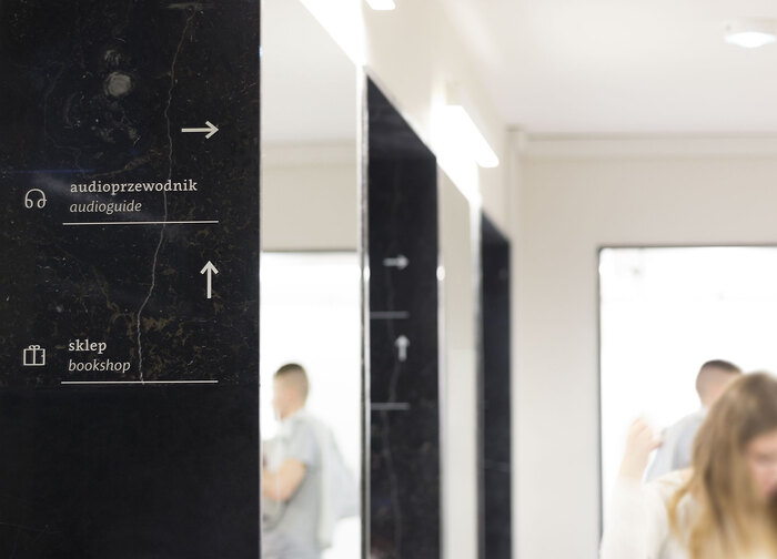 Wayfinding and visual identity system of the Wilanów Palace Museum 2