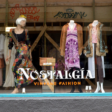 “Nostalgía Vintage Fashion” shop window