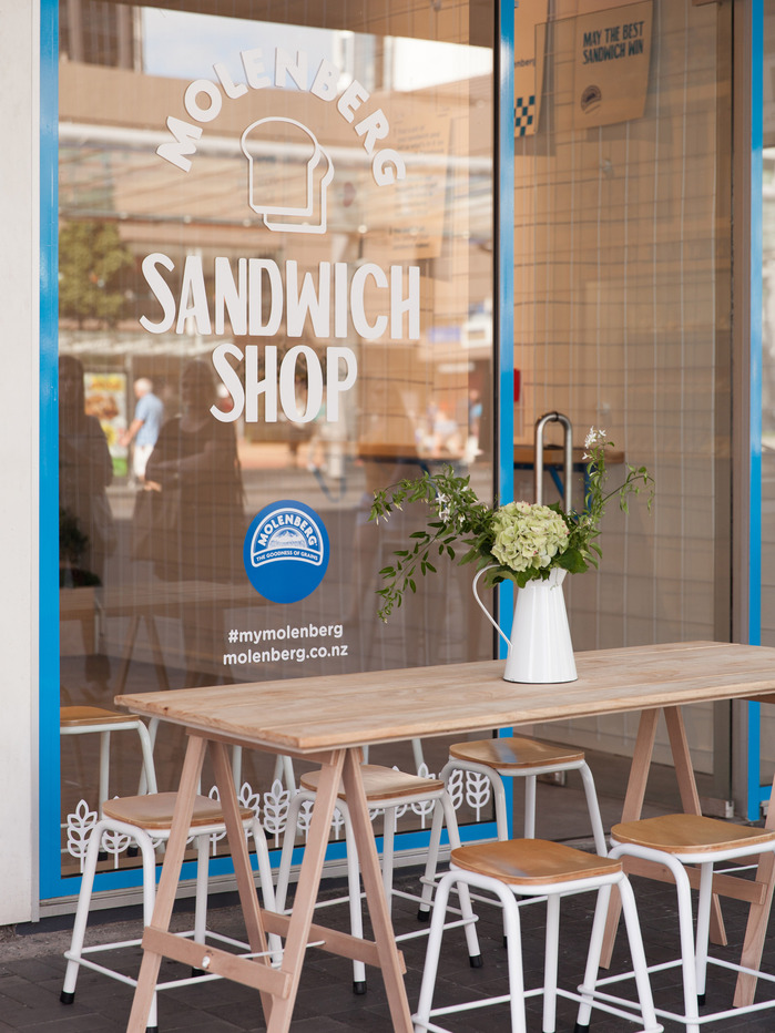 Molenberg Sandwich Shop 7